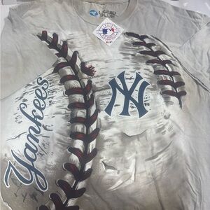Liquid Blue Yankees Men’s MLB Baseball Tshirt